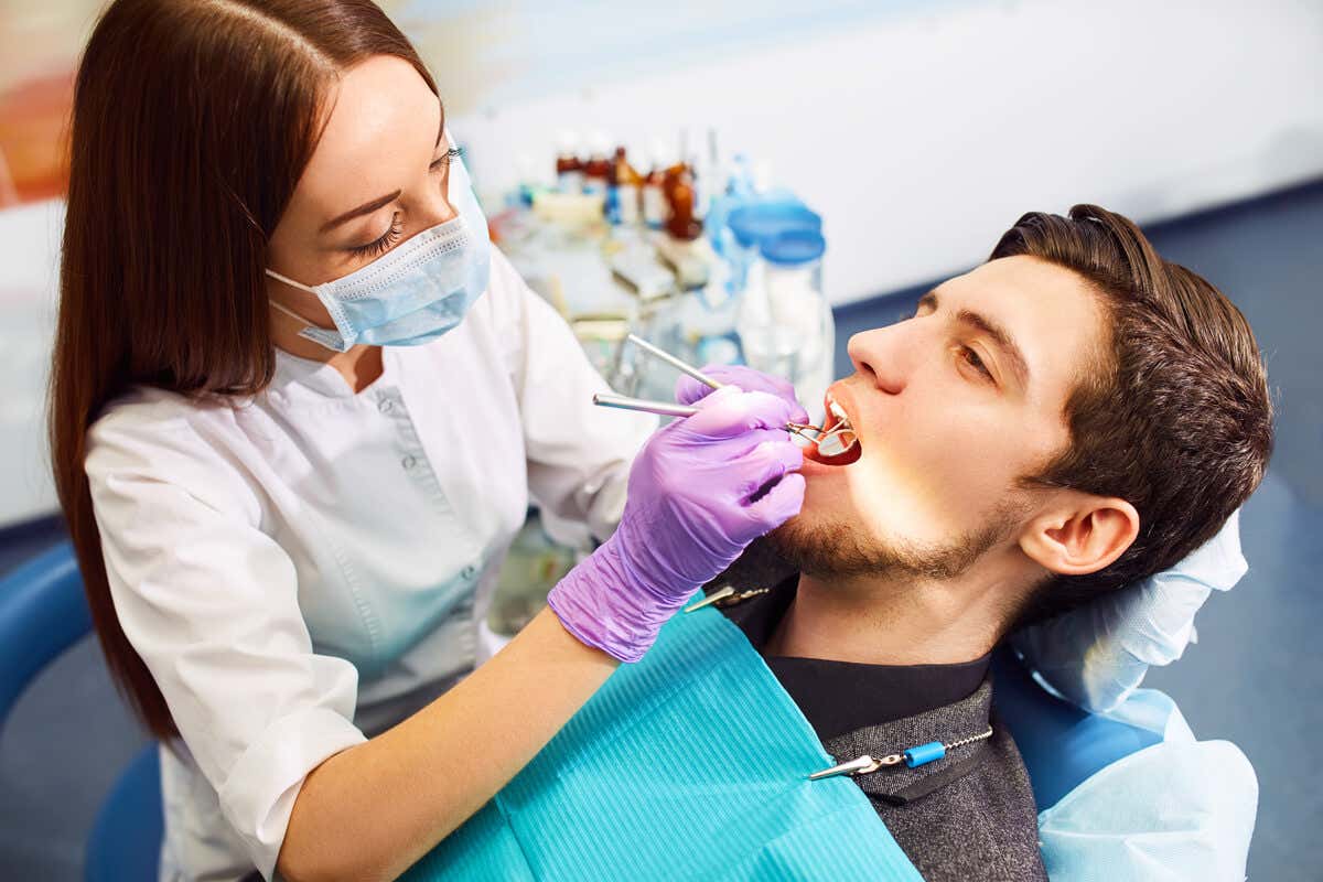 Hombre odontología