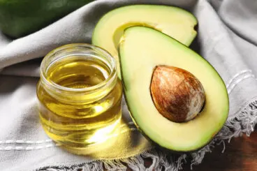 Aceite de aguacate: beneficios y usos en el cabello