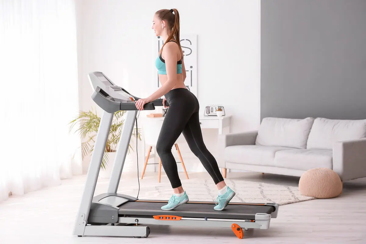Activar músculos en cinta de correr.