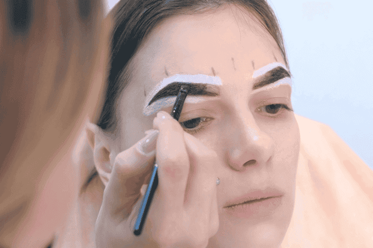 Coloración de cejas con henna: ¿cómo se hace y cuánto dura?