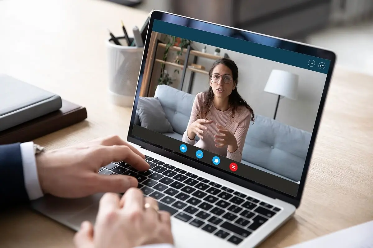 ¿Cómo funciona la psicoterapia online?