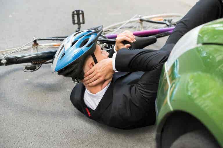 El novedoso casco que evitará lesiones medulares en los ciclistas
