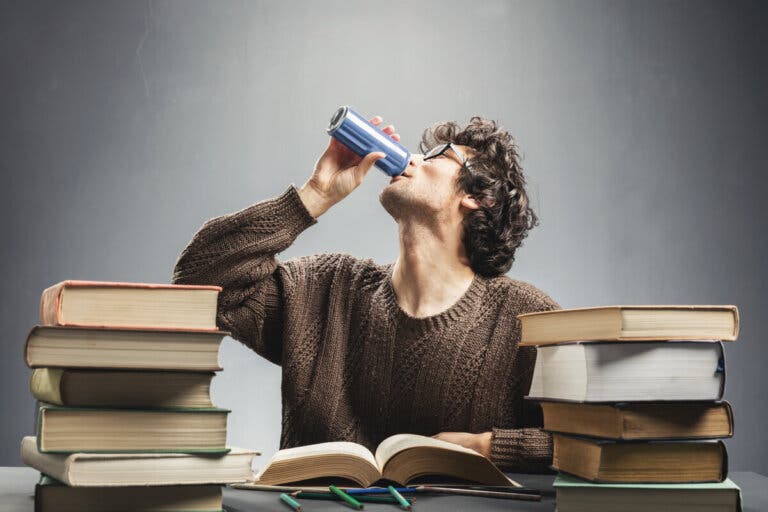 ¿Qué ocurre si se toman bebidas energéticas todos los días?