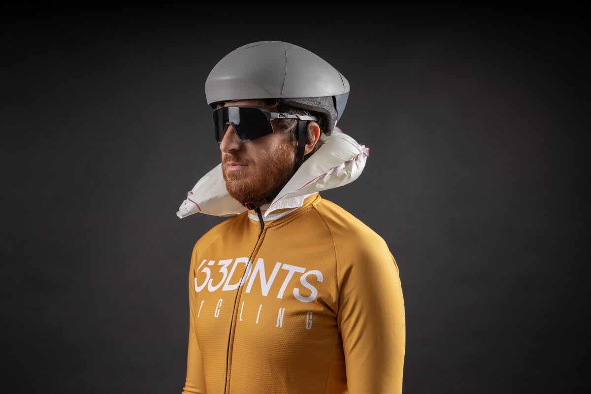 El primer casco en la historia del ciclismo con airbag