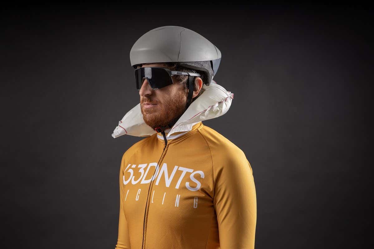 O primeiro capacete da história do ciclismo com airbag
