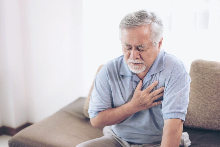 Pinchazos en el corazón: ¿debo preocuparme?