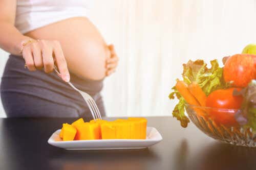 ¿Puedo comer papaya durante el embarazo?