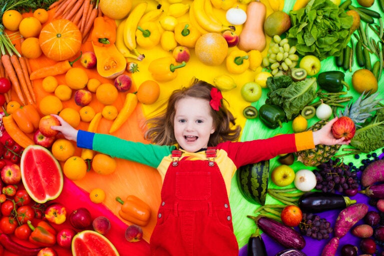 5 consejos para enseñar a tu hijo a comer de forma saludable