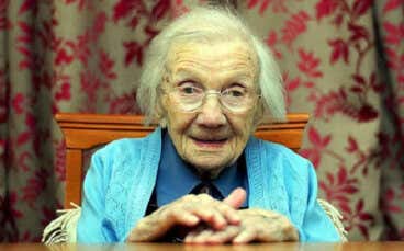 El secreto para una vida más larga es evitar a los hombres, afirma mujer de 109 años