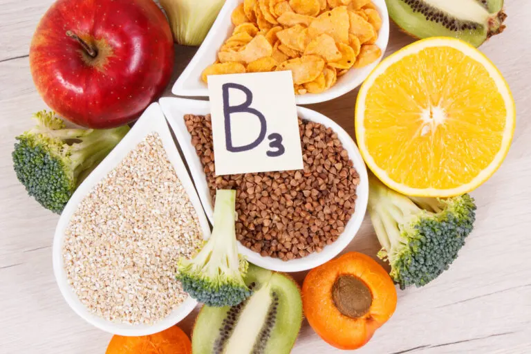 Vitamina B3: funciones, fuentes alimenticias y consecuencias de su déficit