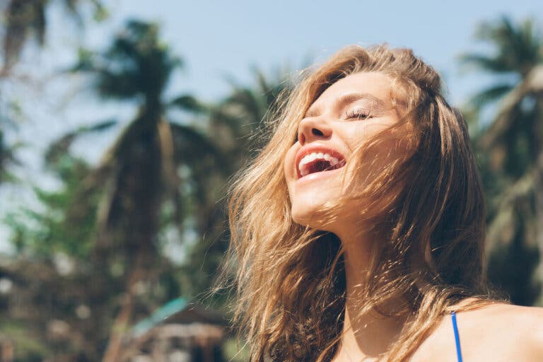 ¿Cómo cuidar el cabello durante un viaje?