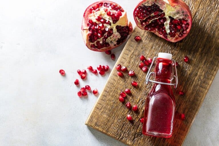Vinagre de granada: beneficios y receta