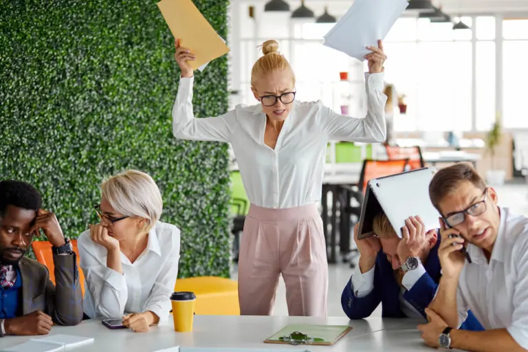 7 acciones que te hacen ver como un mal líder