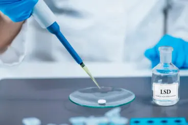 ¿Qué es la terapia psicodélica y para qué se usa?