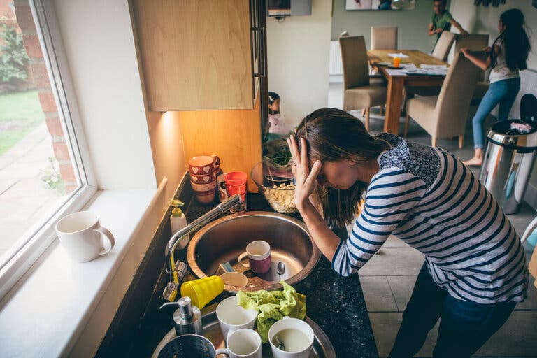 7 consejos para mantener la cocina ordenada mientras cocinas