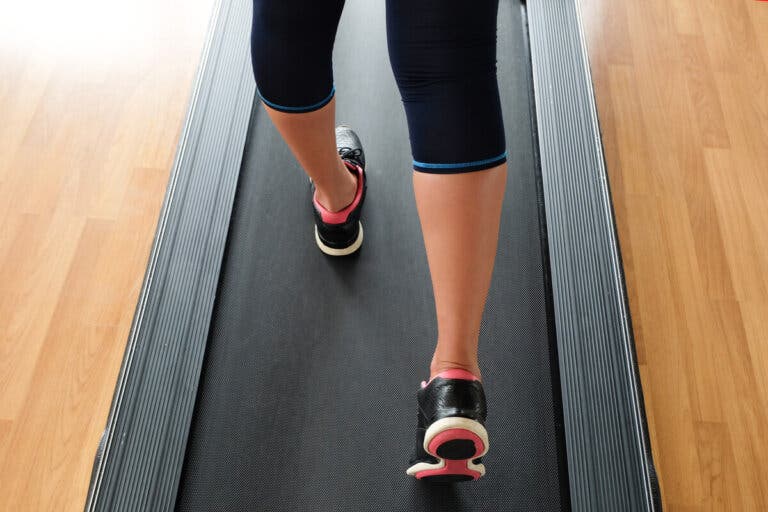 6 diferencias entre las cintas de correr curvas y planas