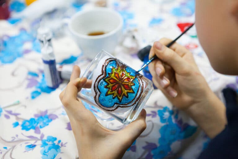 Pintar sobre vidrio: todo lo que debes saber