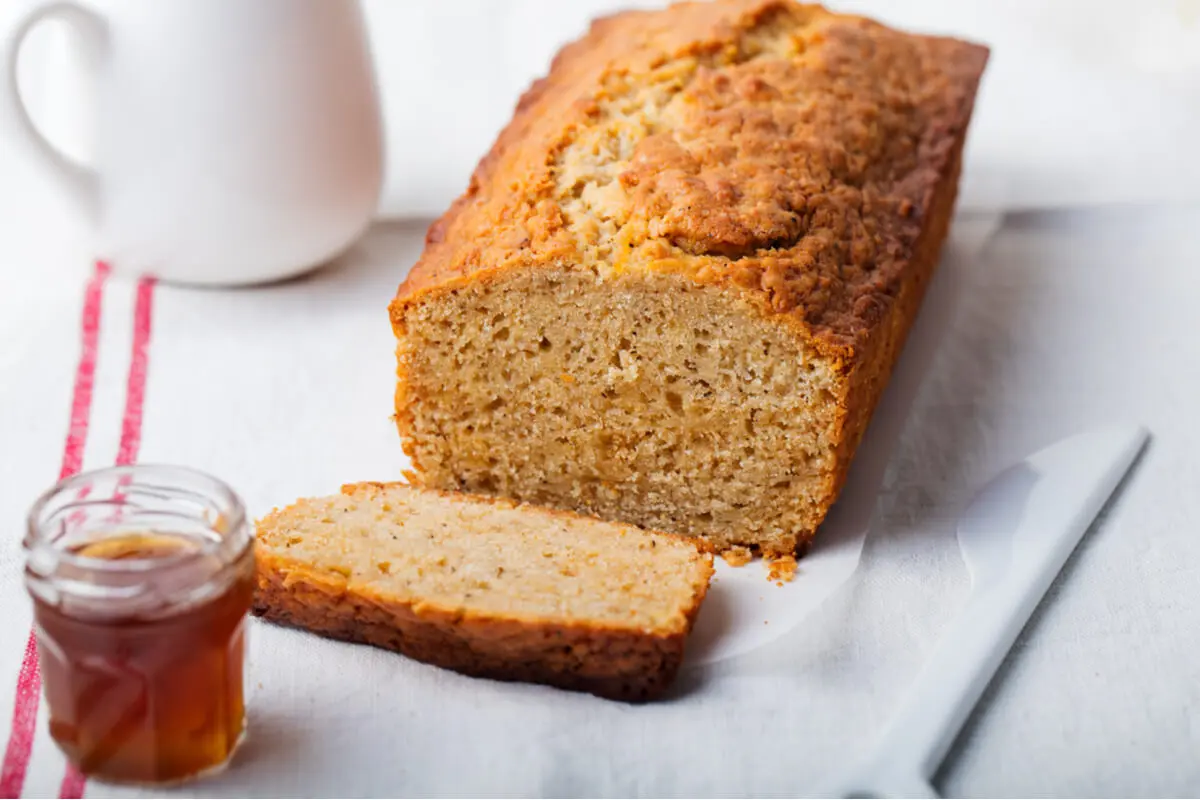 Maisbrot und Honig
