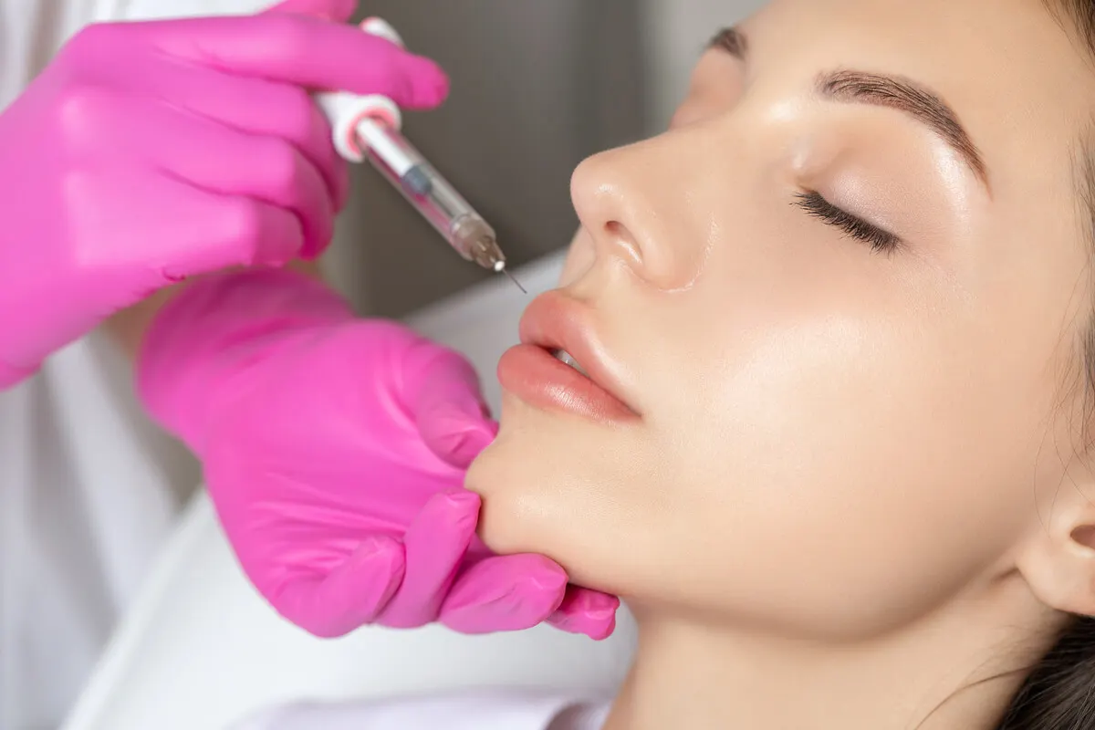 Queiloplastia en un consultorio.