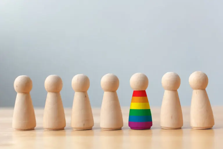 ¿Qué es la homofobia internalizada?