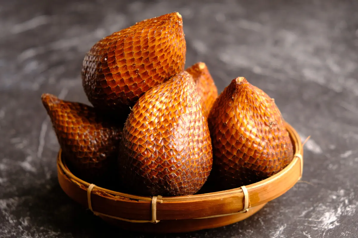 Fruta de la serpiente o salak.