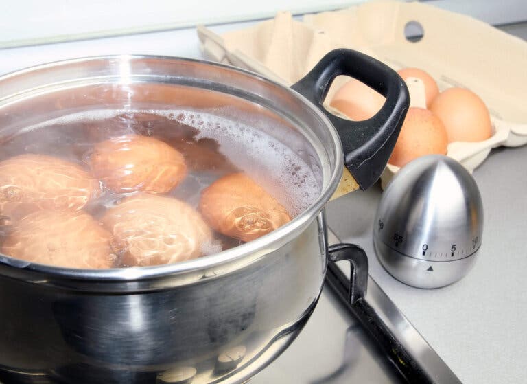 ¿Cómo pasteurizar huevos en casa?