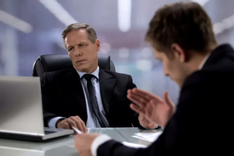 ¿Qué hacer cuando mi jefe me ignora?