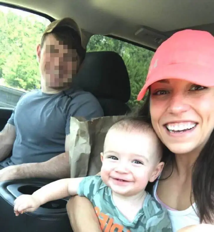 Kristi, el esposo y el bebé