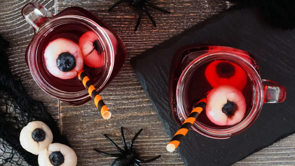 Limonada roja con ojos.