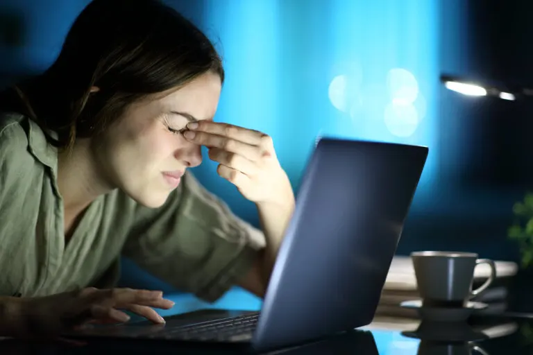¿Qué es el cibermareo y por qué puede ocurrir?