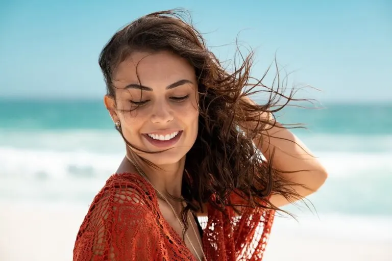 6 consejos para lavar tu cabello después de ir a la playa