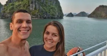 En su luna de miel, pareja prefirió viajar en lugar de tener una boda