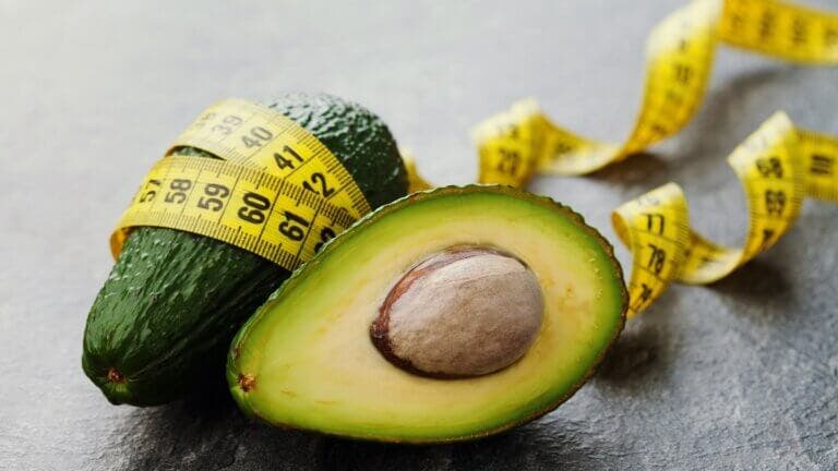 ¿El aguacate engorda? Todo sobre sus efectos en el peso corporal