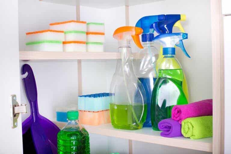 Cómo almacenar los productos de limpieza de forma segura