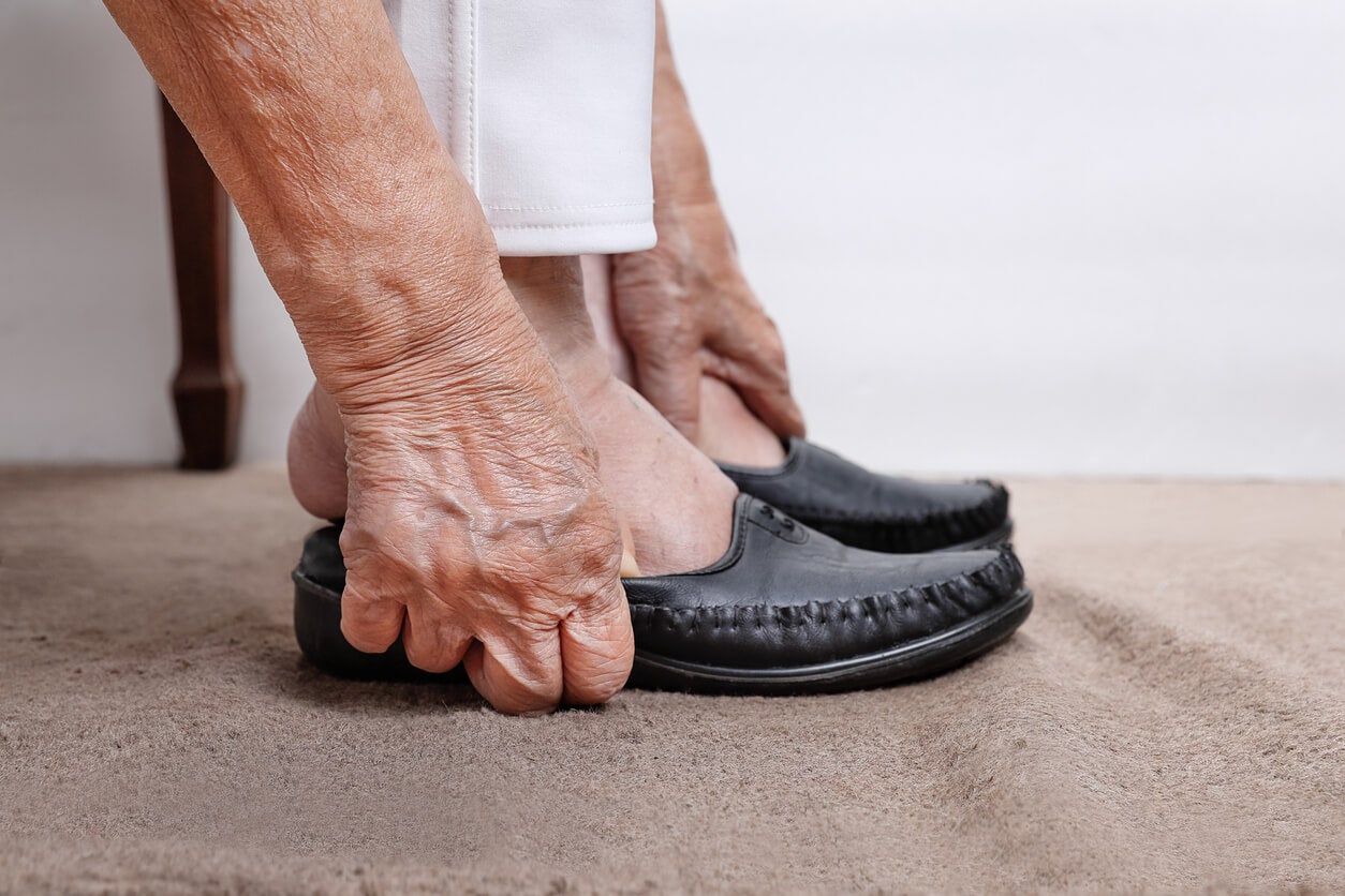 Largo abrazo Peregrinación Calzado para pacientes con artritis: 9 claves para elegir el adecuado -  Mejor con Salud