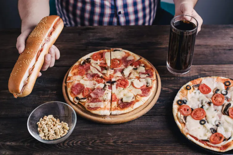 ¿Qué hacer después de comer en exceso?