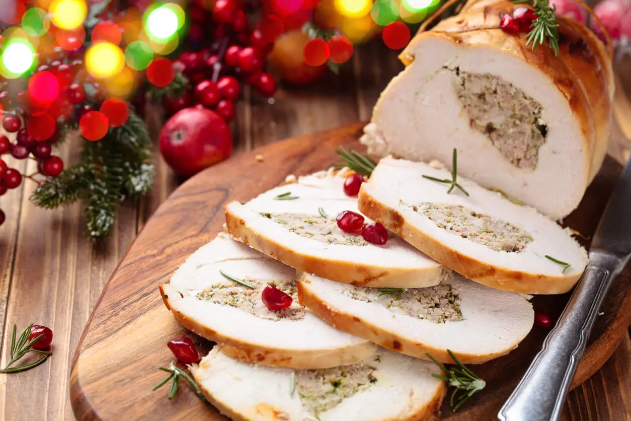Pechuga de pavo rellena por Navidad.