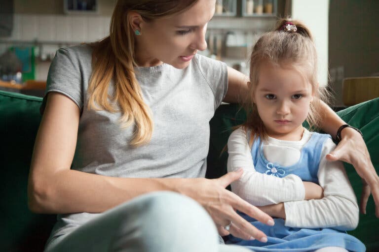 10 consejos para enseñar a tu hijo a manejar las burlas