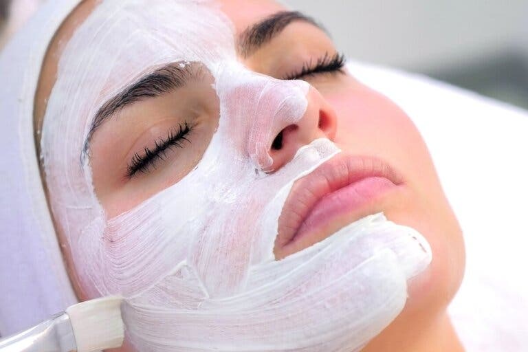 7 mascarillas faciales refrescantes que debes probar este verano