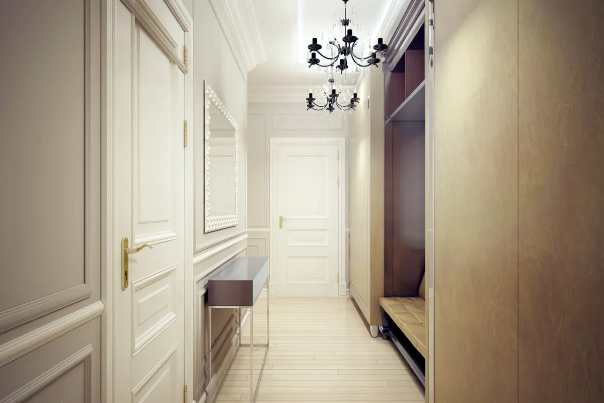 Couloir étroit avec peu de meubles.