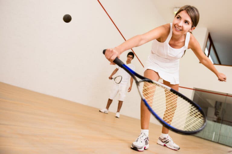 Conoce 7 beneficios del squash y comienza a practicarlo