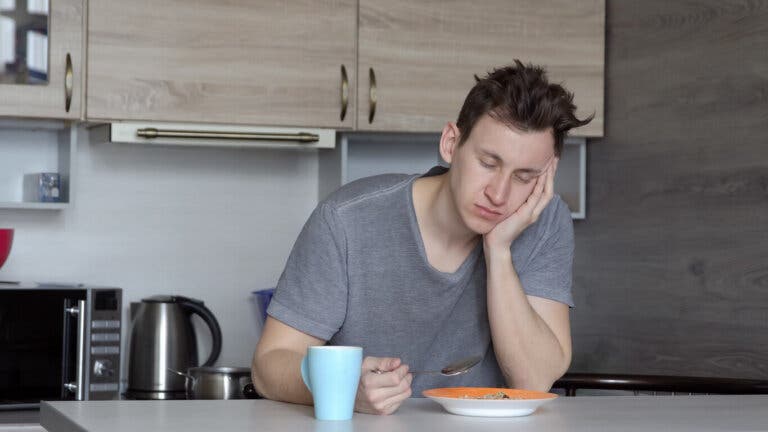 10 alimentos que te mantienen despierto