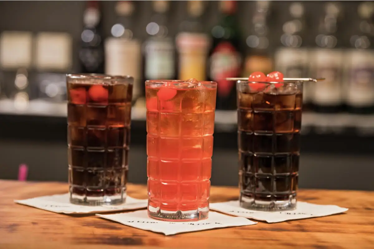 Cocktail allo sciroppo di granatina.