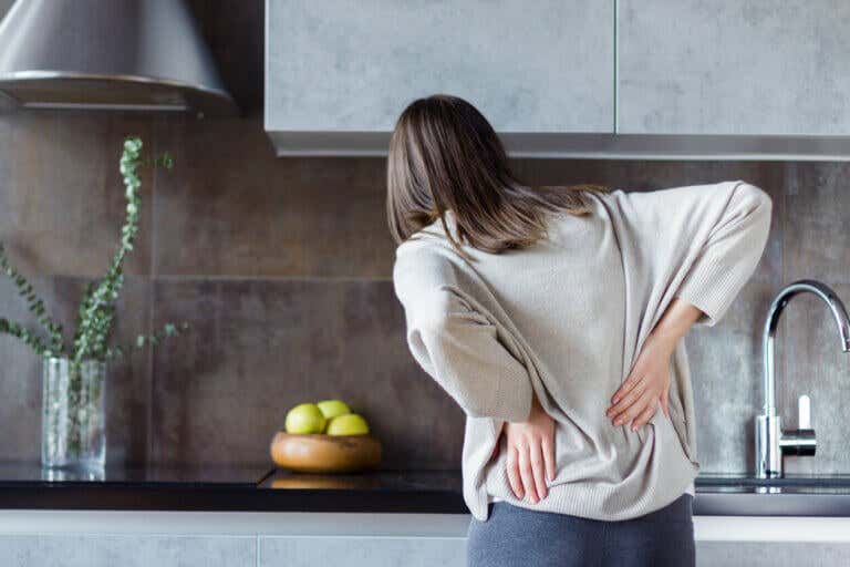 Dolor en la espalda y el abdomen: ¿cuáles son sus causas?