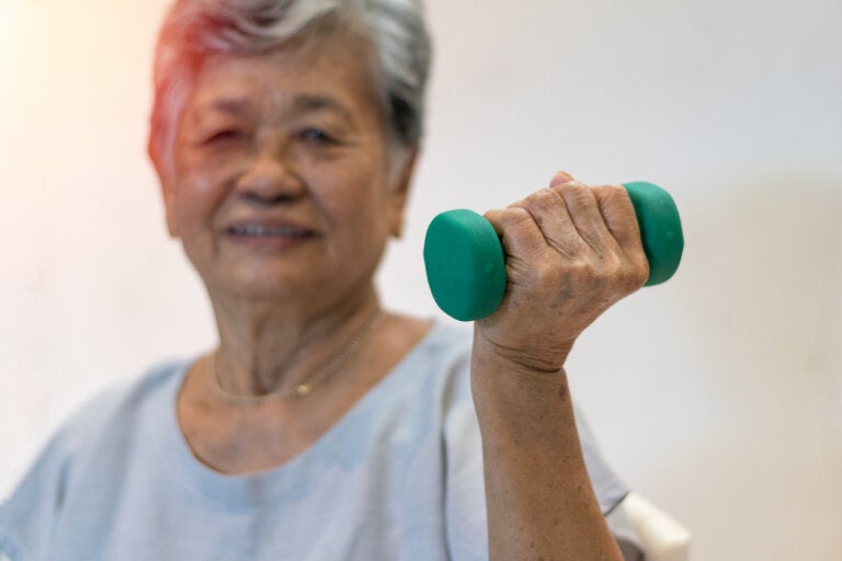 Cómo hacer ejercicio de forma segura si padeces artritis