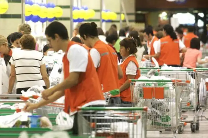 Dívida paga do jovem empacotador
