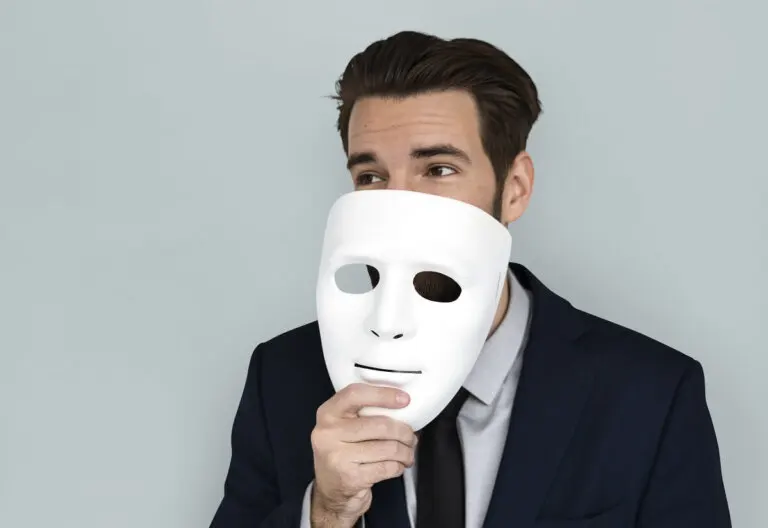 ¿Cómo reconocer a un narcisista encubierto?