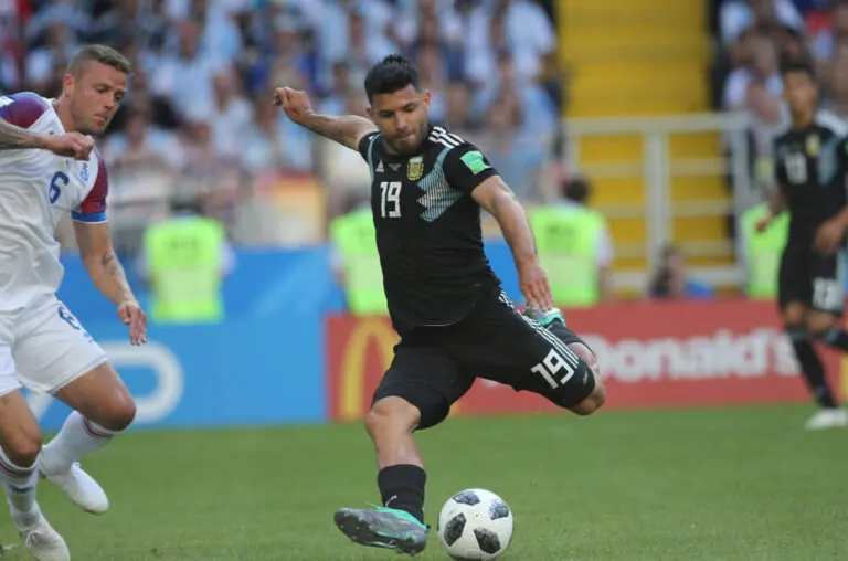 El Kun Agüero deja el fútbol profesional: ¿qué enfermedad lo llevó a tomar esta decisión?