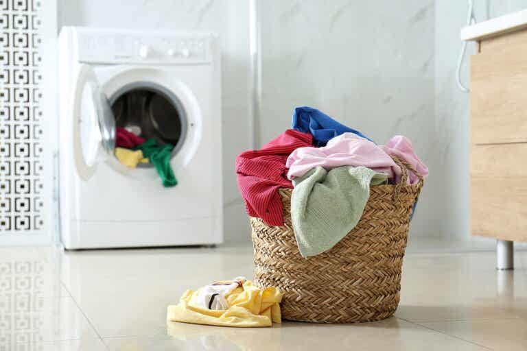 Steps to wash and sanitize second-hand clothes