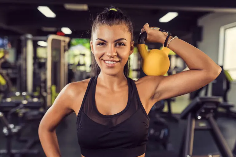 Rutina de entrenamiento de cuerpo completo en gym para principiantes